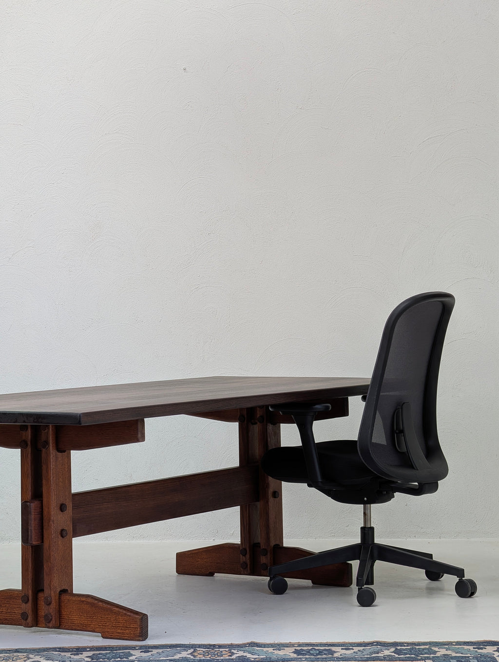 Restored Norman Archibald 'Nore' Dining Table in Victorian Alpine Ash, c1978