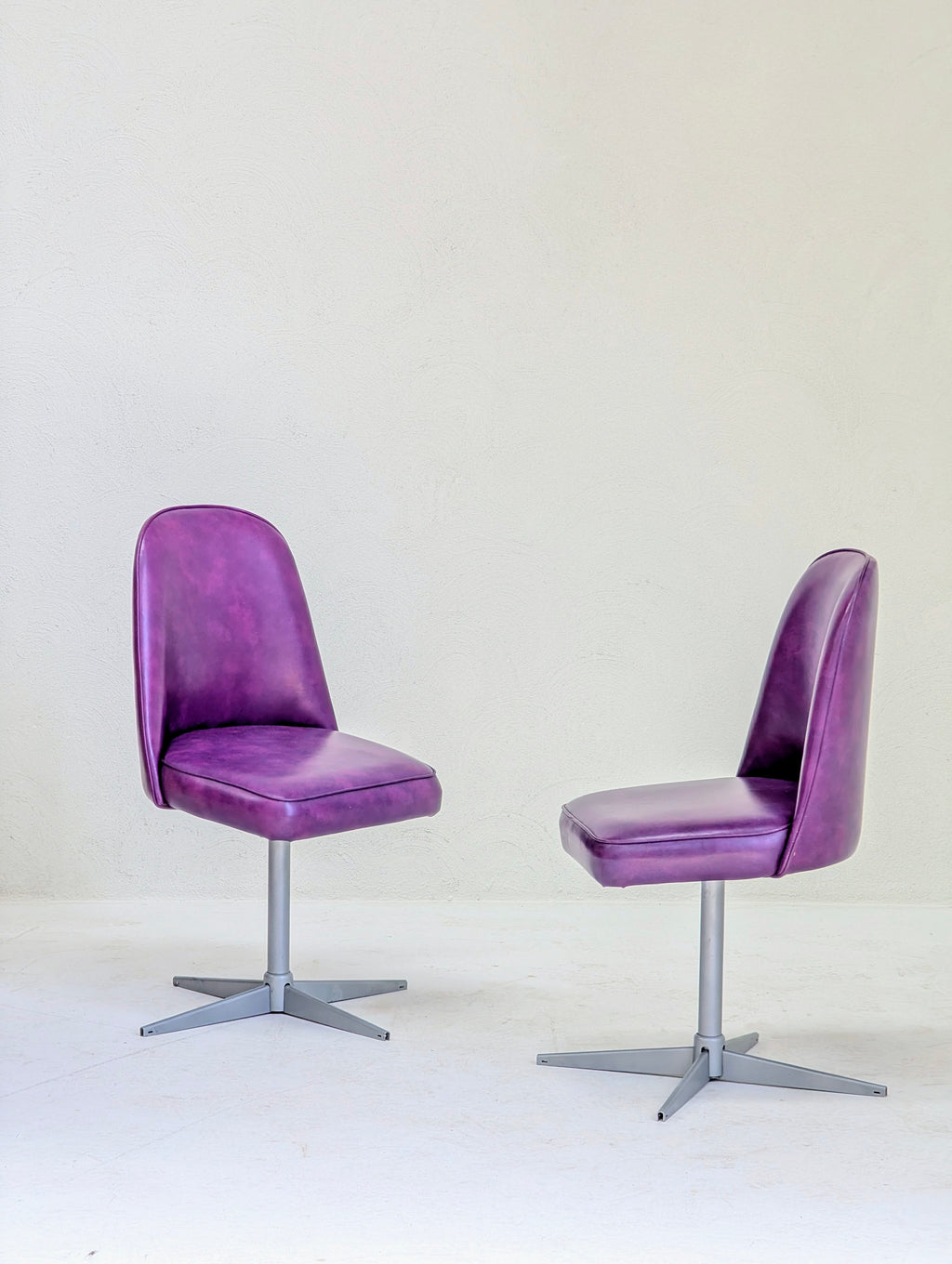 Vintage 1970s Space Age High-Back Swivel Chairs (Original Purple Vinyl)