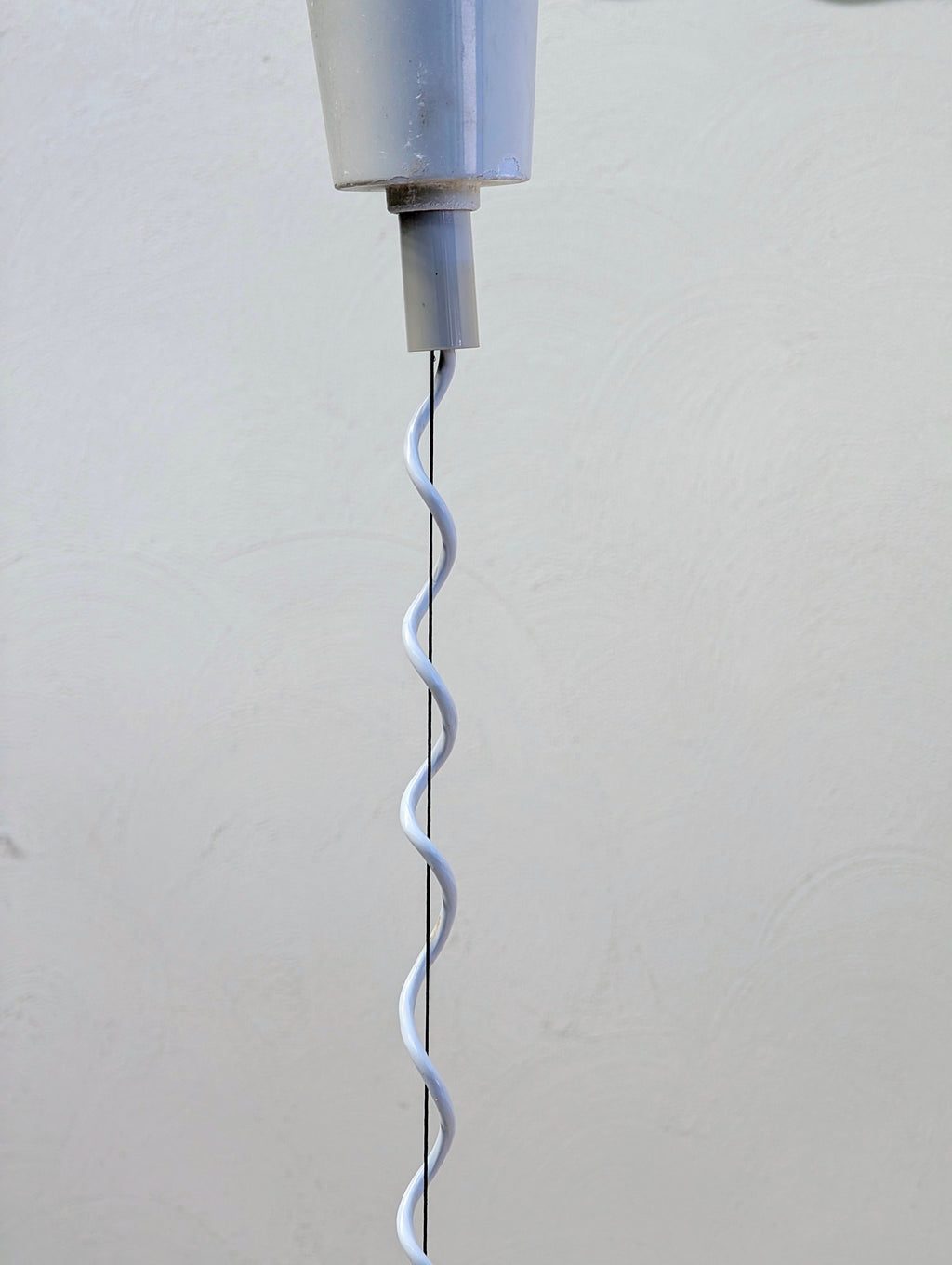 Italian 1980s Optical Plexiglas 'Rise & Fall' Pendant Light