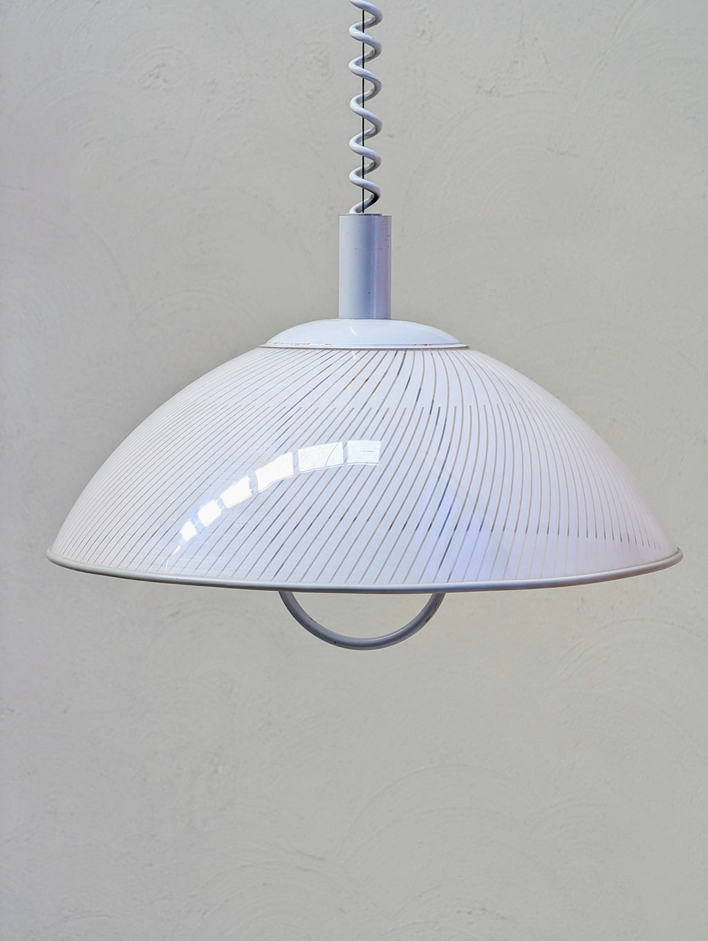 Italian 1980s Optical Plexiglas 'Rise & Fall' Pendant Light