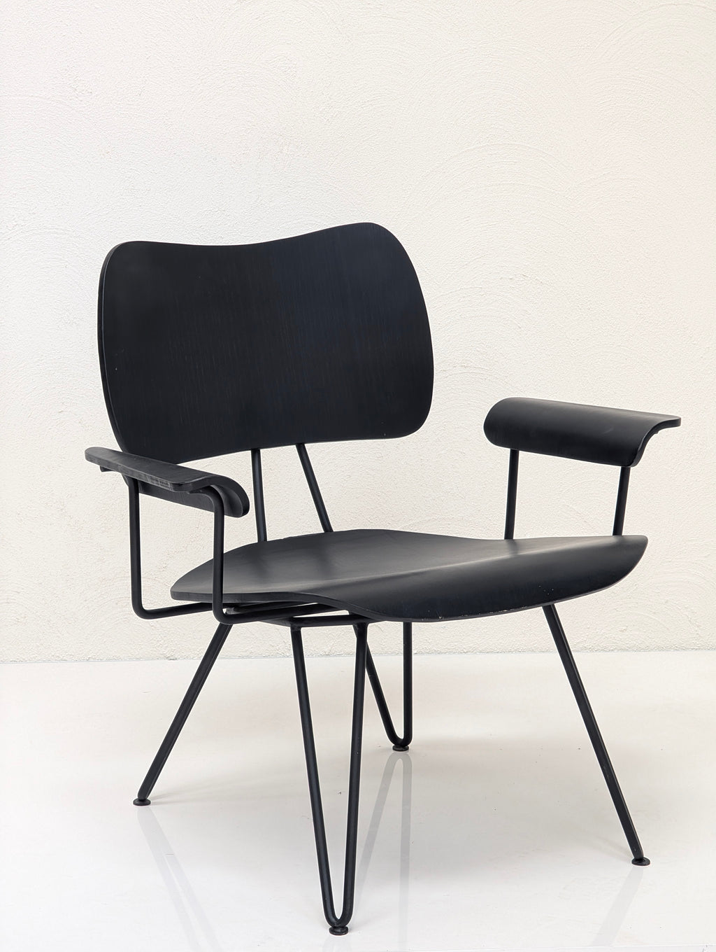 Diesel with Moroso Overdyed Lounge Chair – Aniline Ash