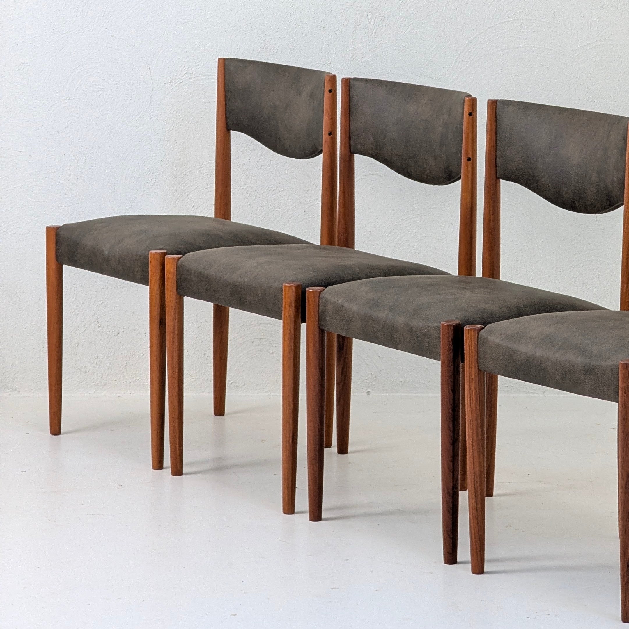 Set of 4 Restored Parker Furniture Model 62 Dining Chairs