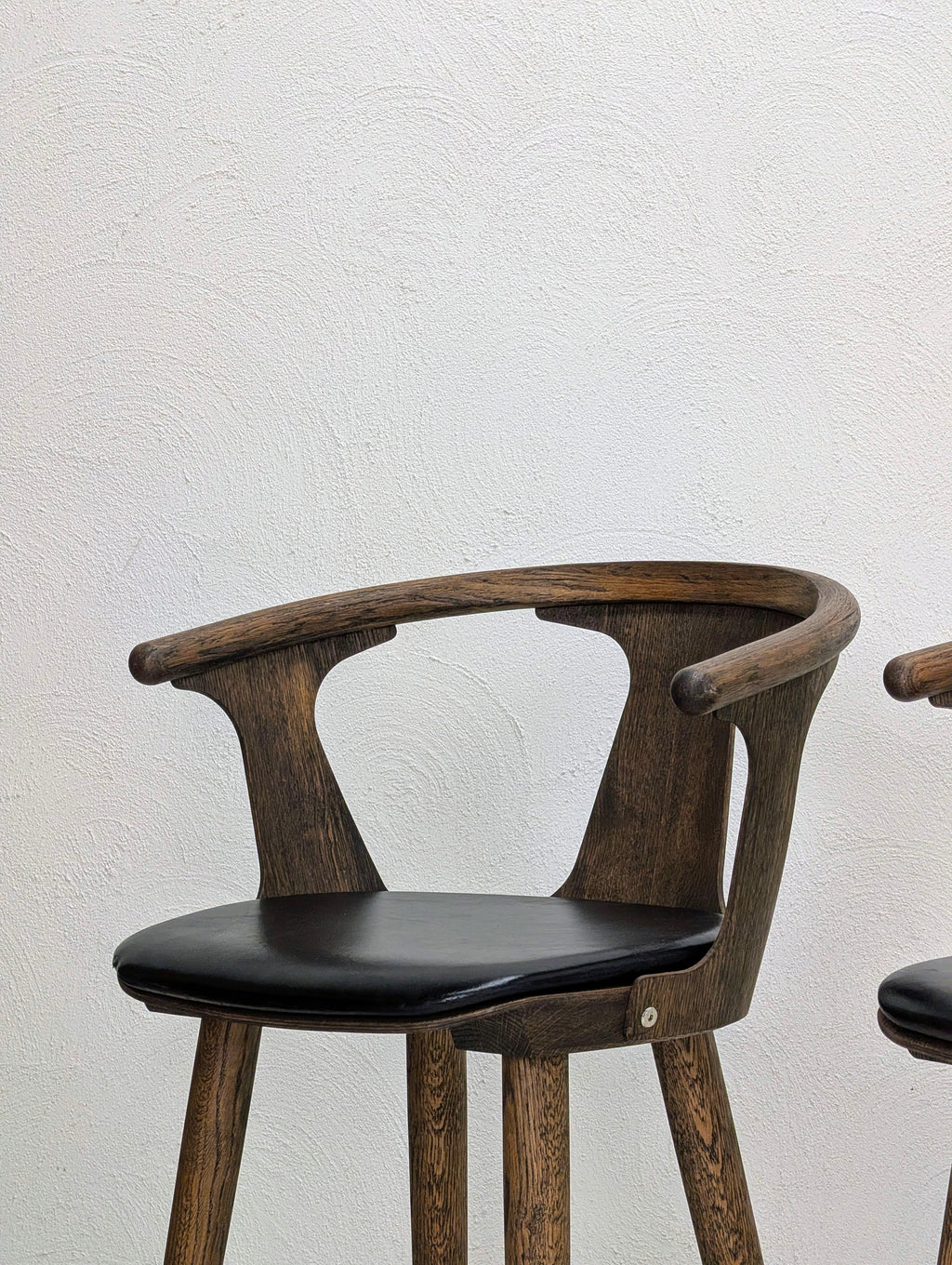 &Tradition In Between SK8 Counter Stools in Smoke Oiled Oak & Leather