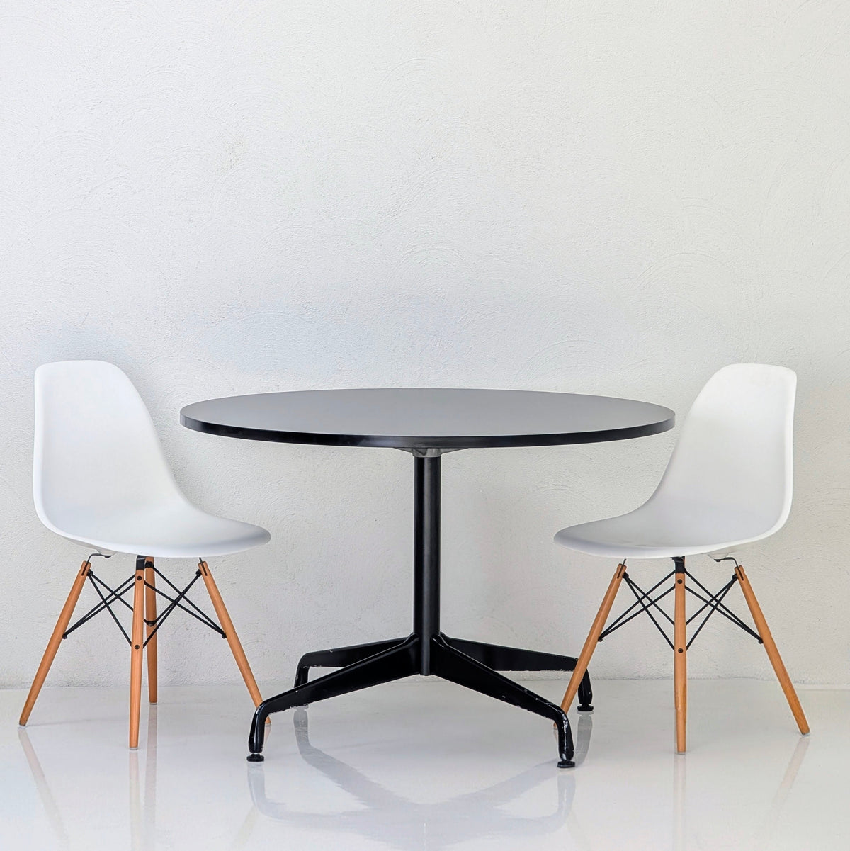 Eames Segmented Rundt Authentic Eames Segmented Base Dining Table for Herman Miller – Fox & Wedge
