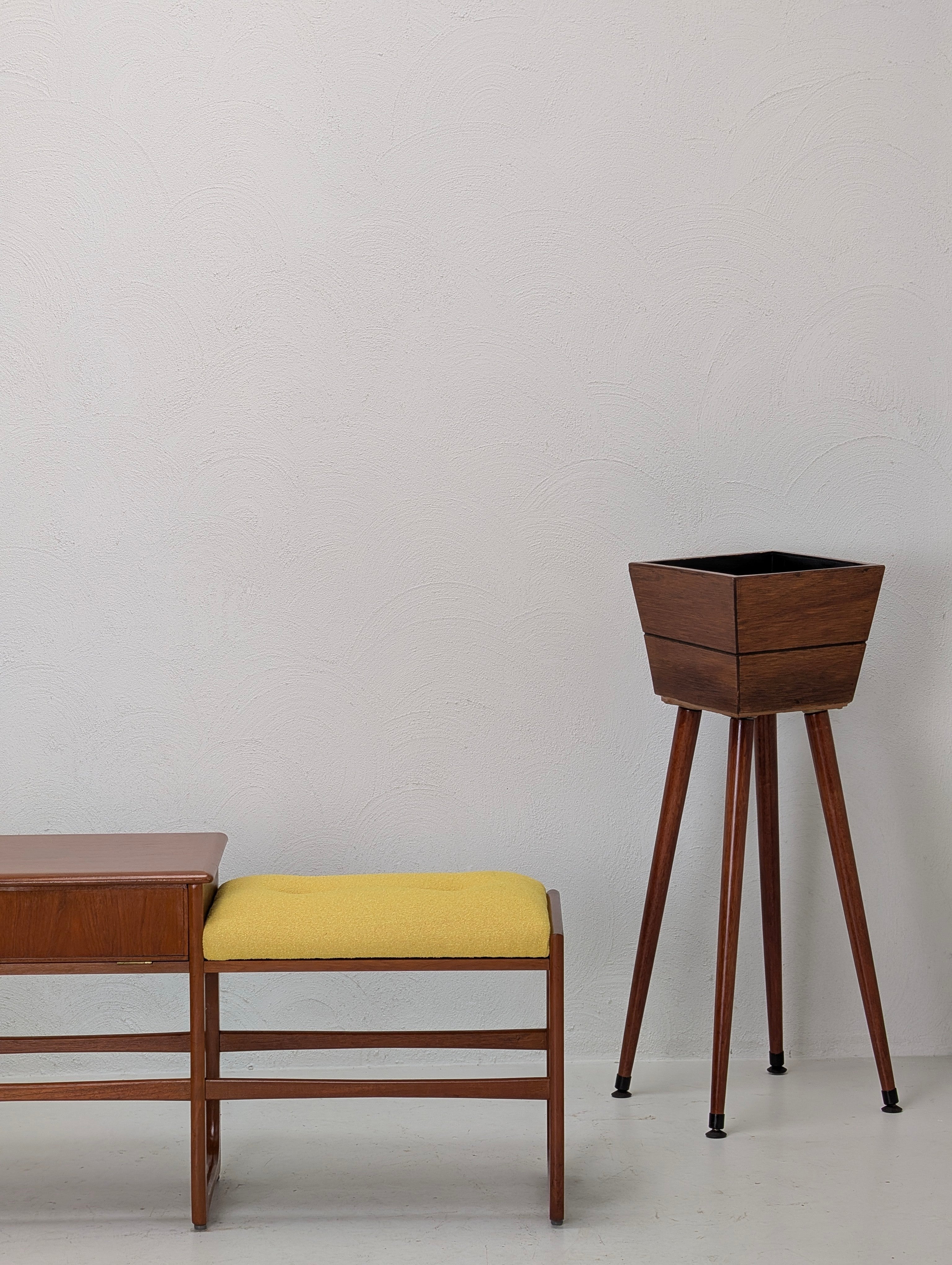 1960s Mid-Century Modern Teak Sled-Base Hallway Bench