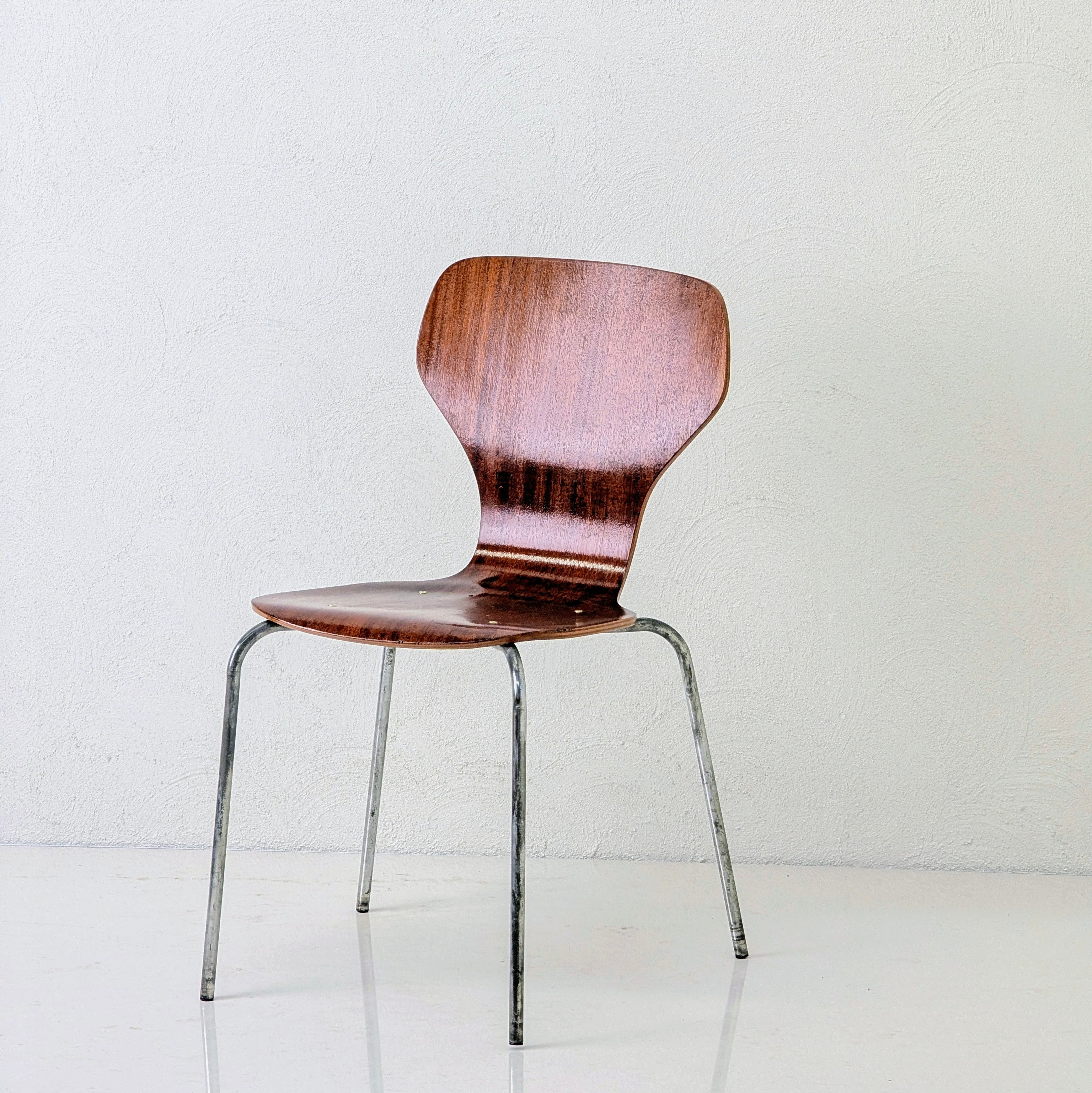 Danish Mid-Century Modern Stackable Shell Chair | c.1960s