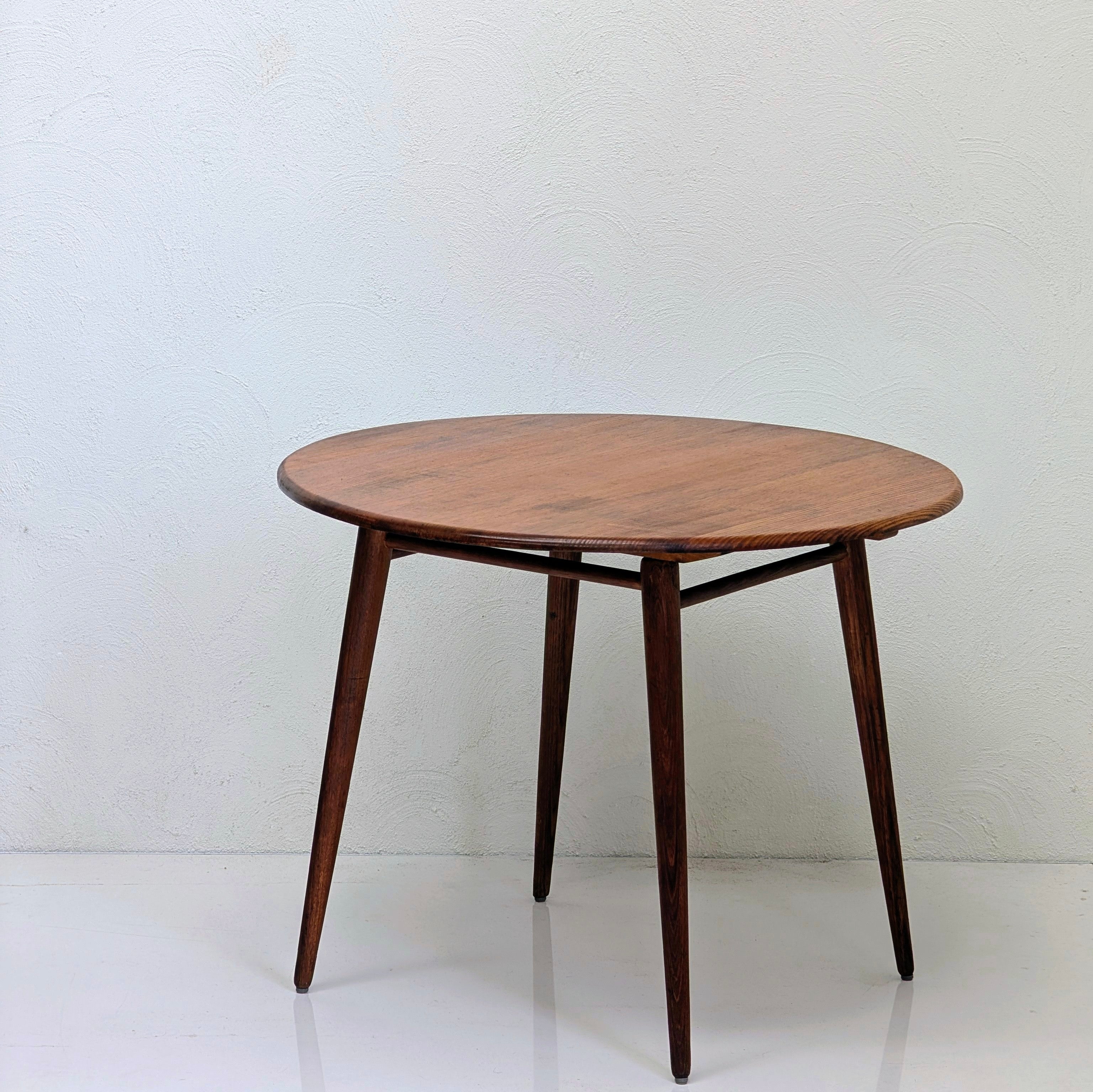 Mid-Century Modern Round Dining Table in Solid Oak by Melbourne Chair Company (Melchair) | c.1960s