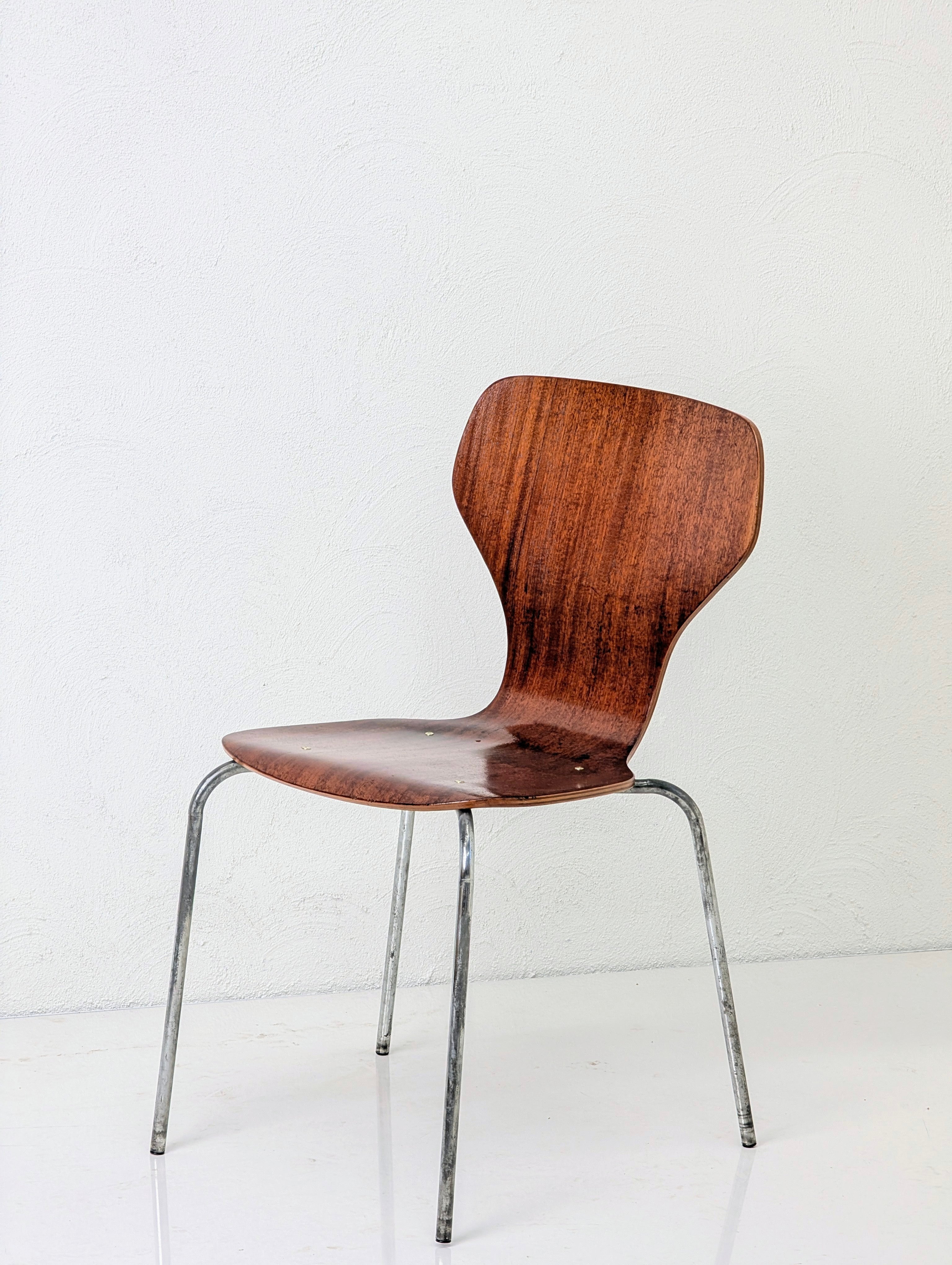 Danish Mid-Century Modern Stackable Shell Chair | c.1960s