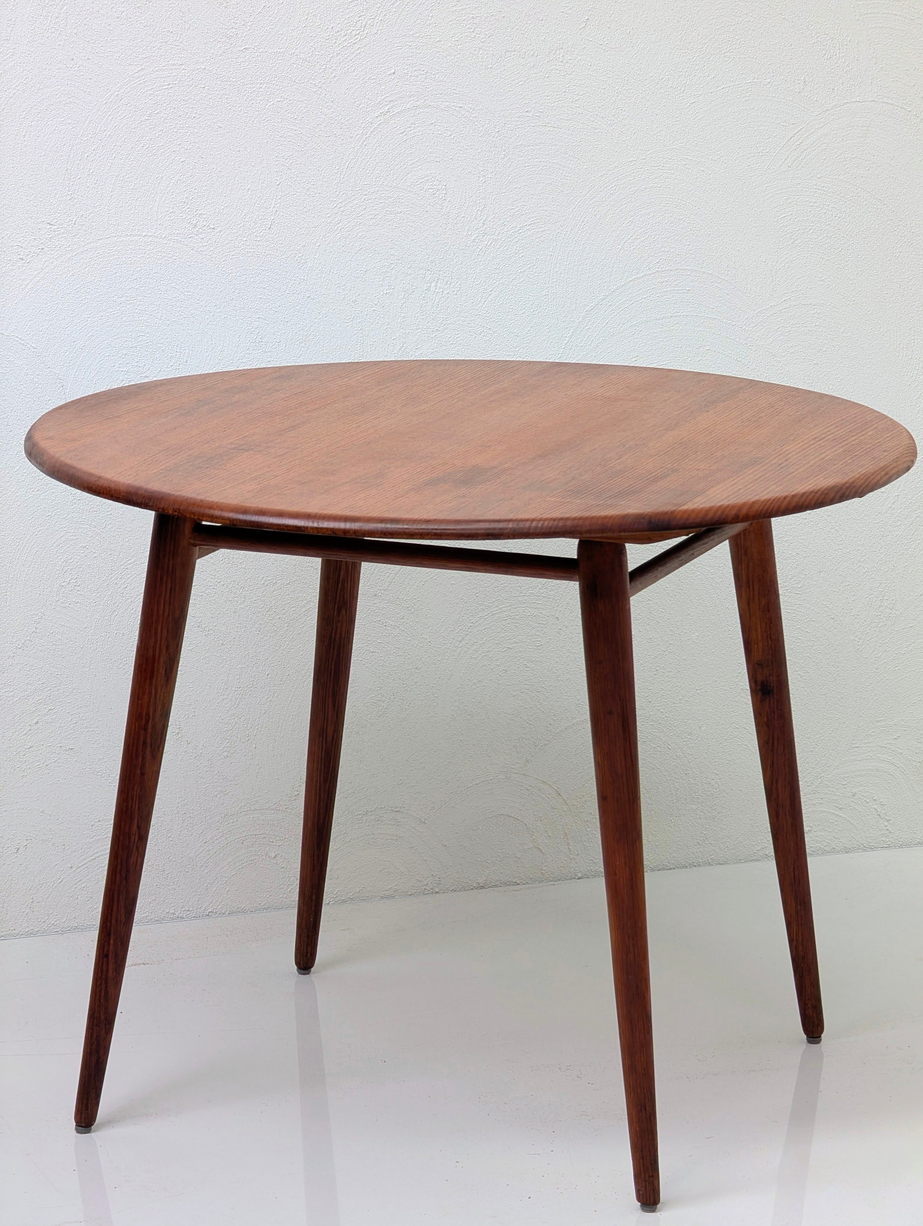 Mid-Century Modern Round Dining Table in Solid Oak by Melbourne Chair Company (Melchair) | c.1960s