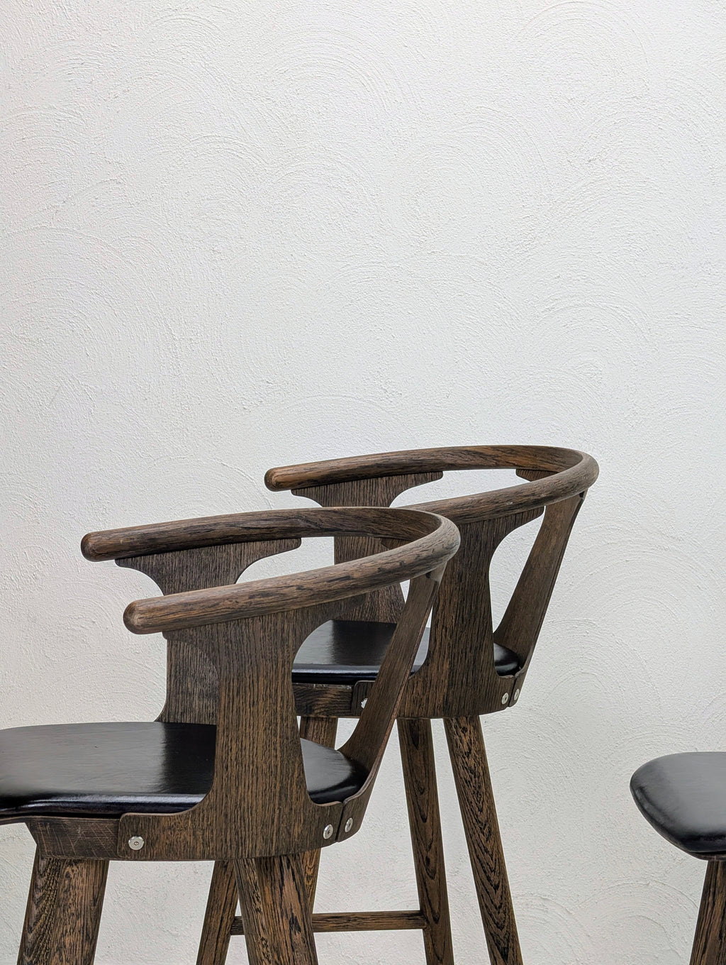 &Tradition In Between SK8 Counter Stools in Smoke Oiled Oak & Leather