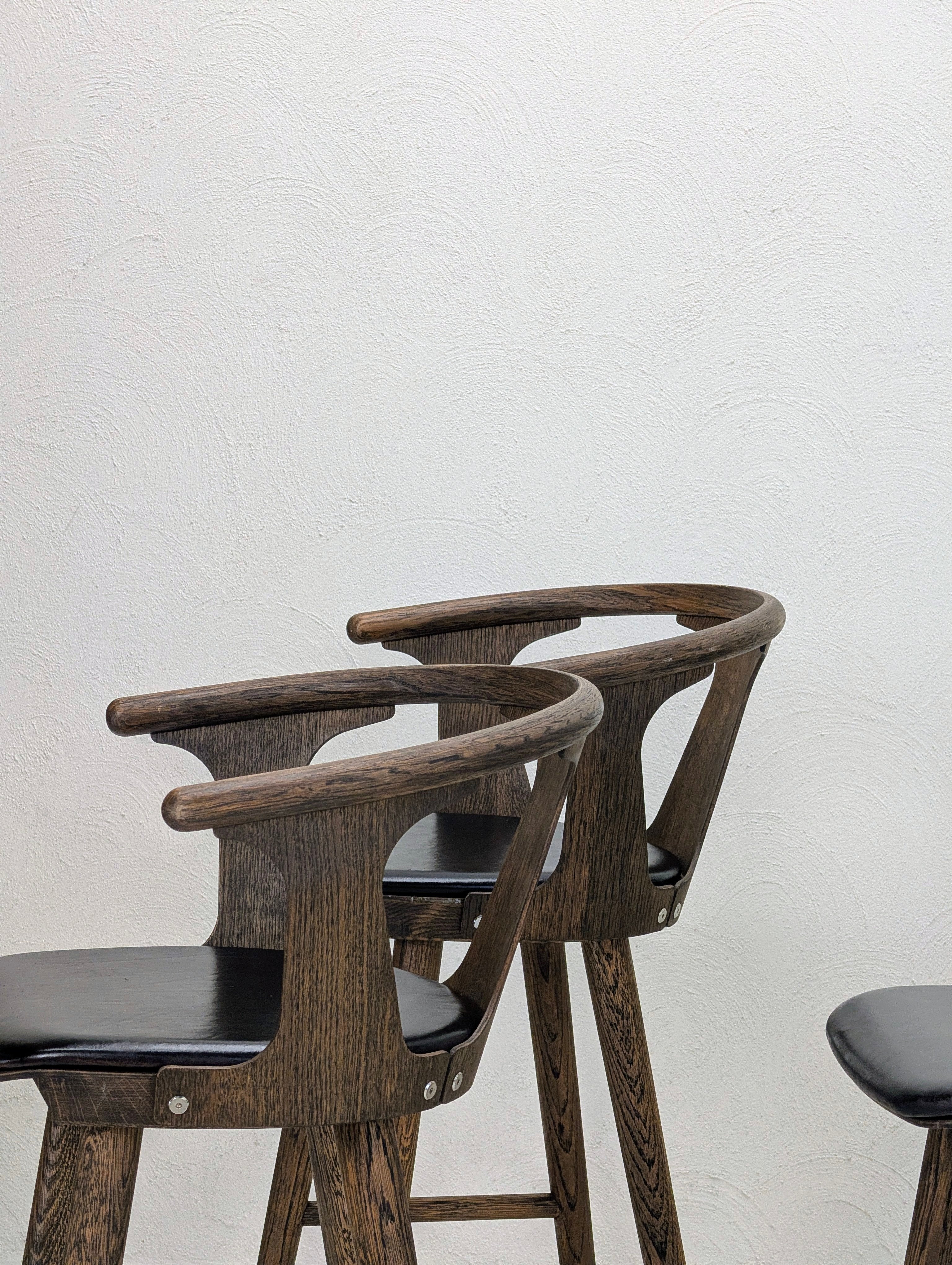 &Tradition In Between SK8 Counter Stools in Smoke Oiled Oak & Leather