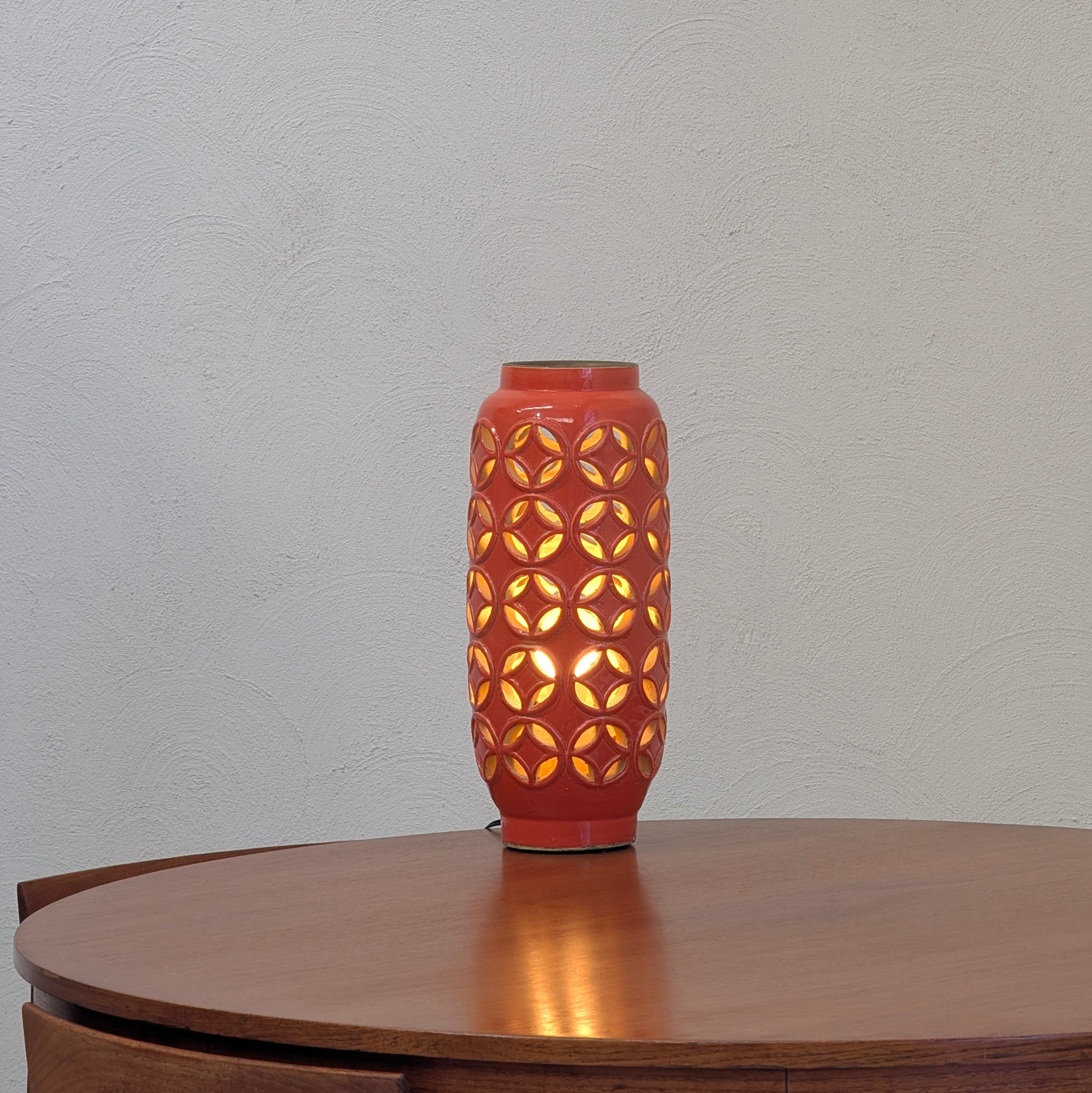Geometric Glazed Ceramic Column Lamp in Retro Orange Glazed Terracotta