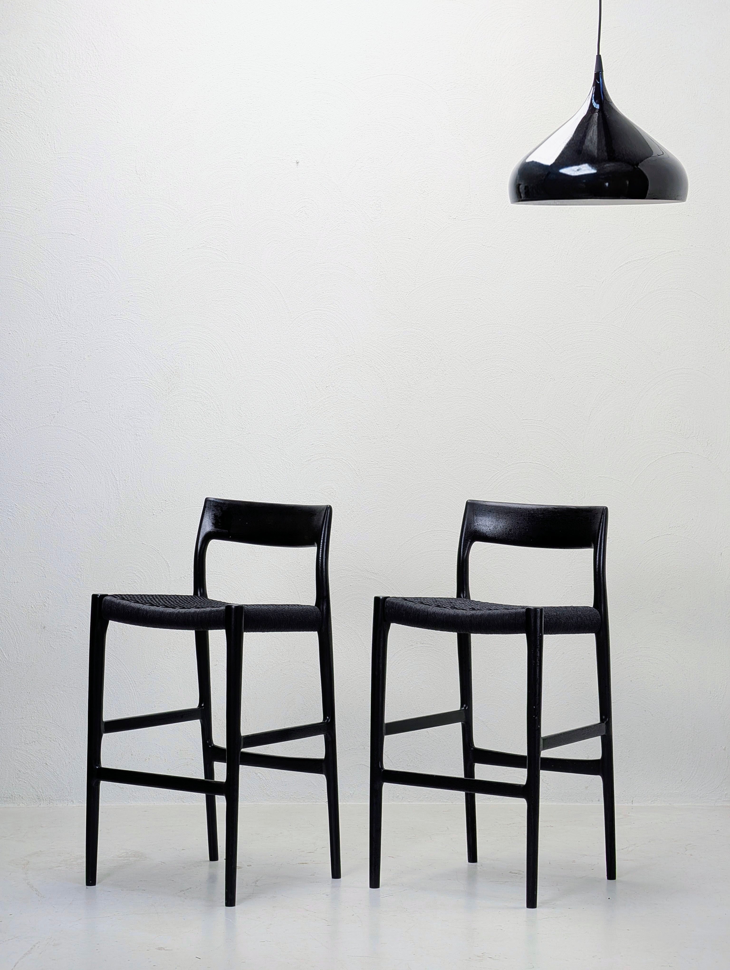 Møller 77C Stool | Black Stained Oak & Hand Woven Paper Cord