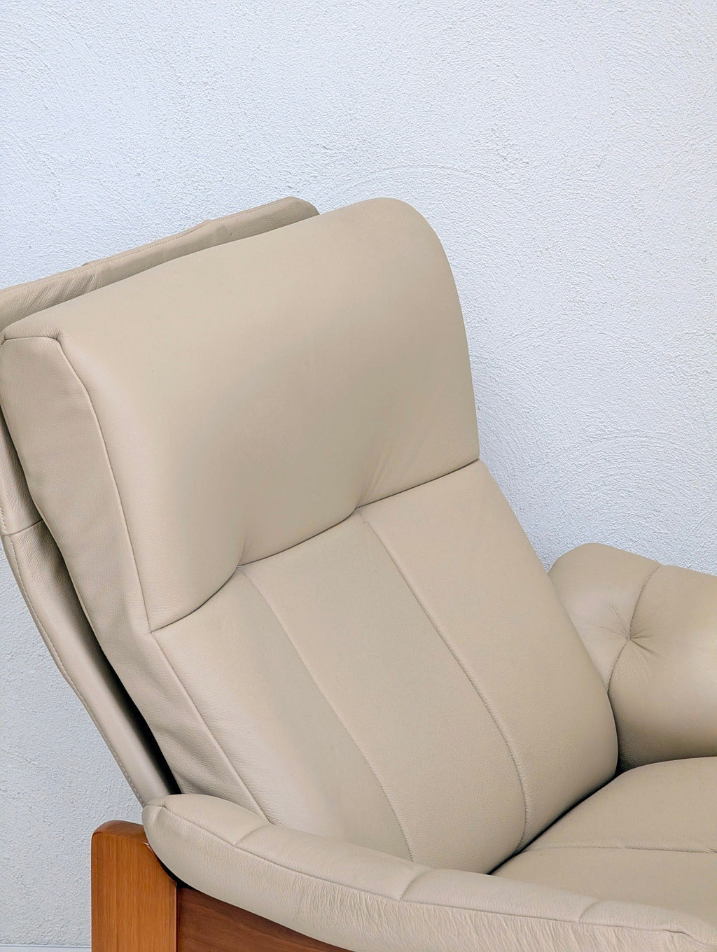 Danish Deluxe High-Back Recliner & Matching Ottoman | Sand Leather