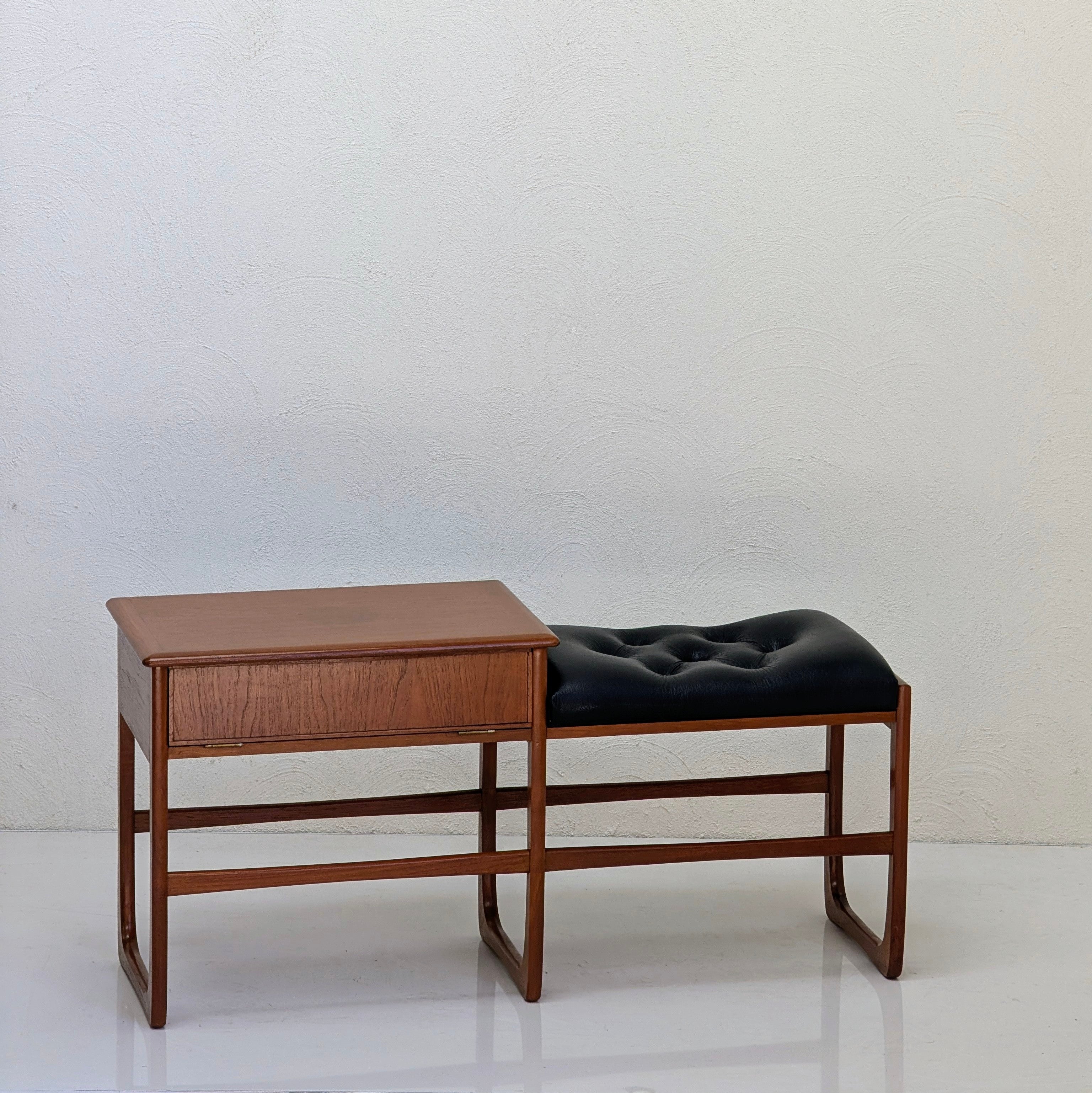 1960s Mid-Century Modern Teak Sled-Base Hallway Bench