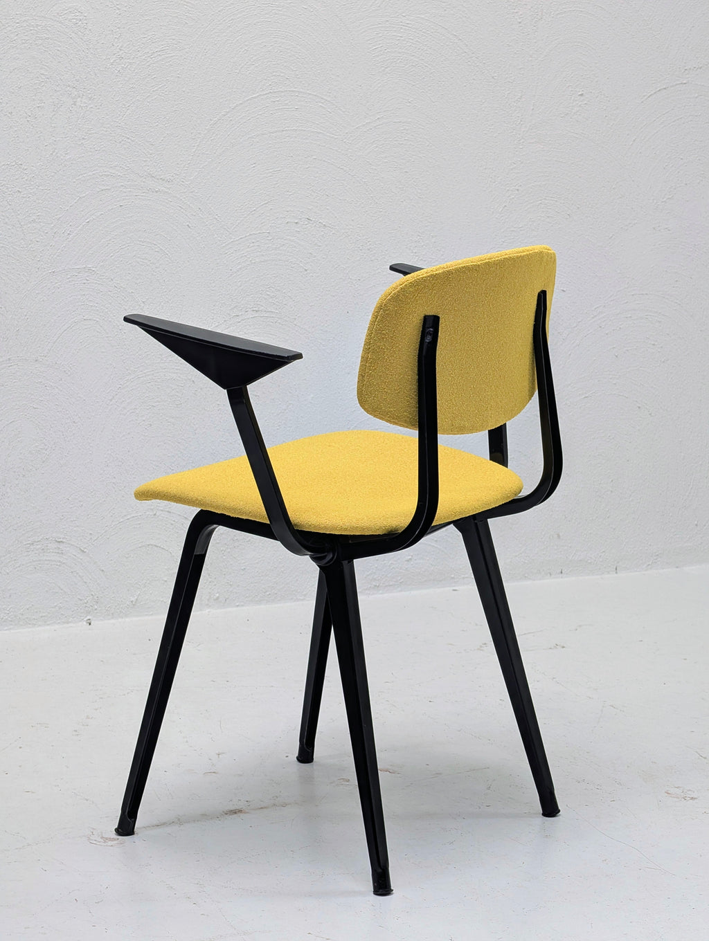 Friso Kramer Revolt Armchair for Ahrend De Cirkel, 1960s