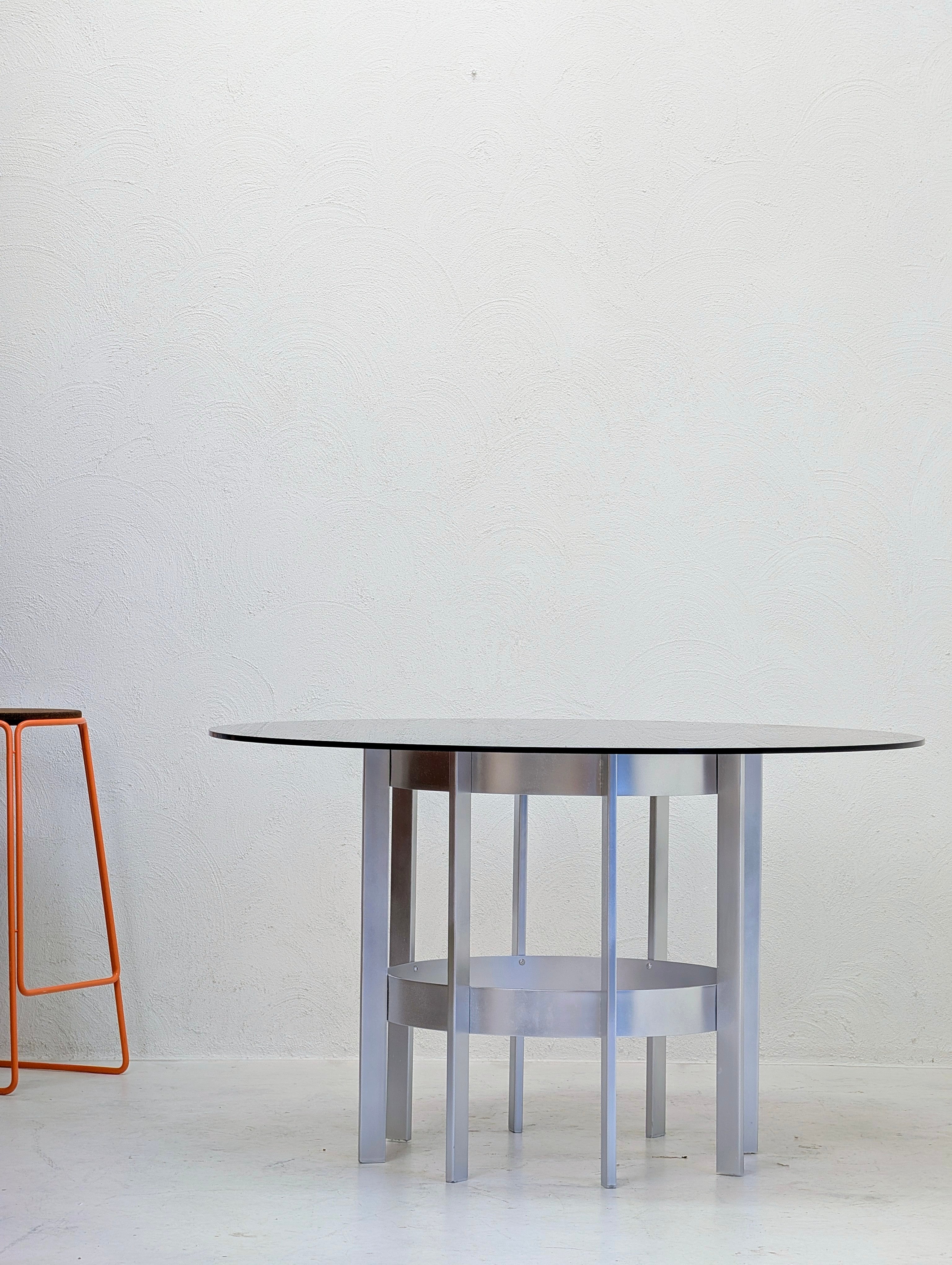 Vintage Merrow Associates Preece 378G Circular Dining Table