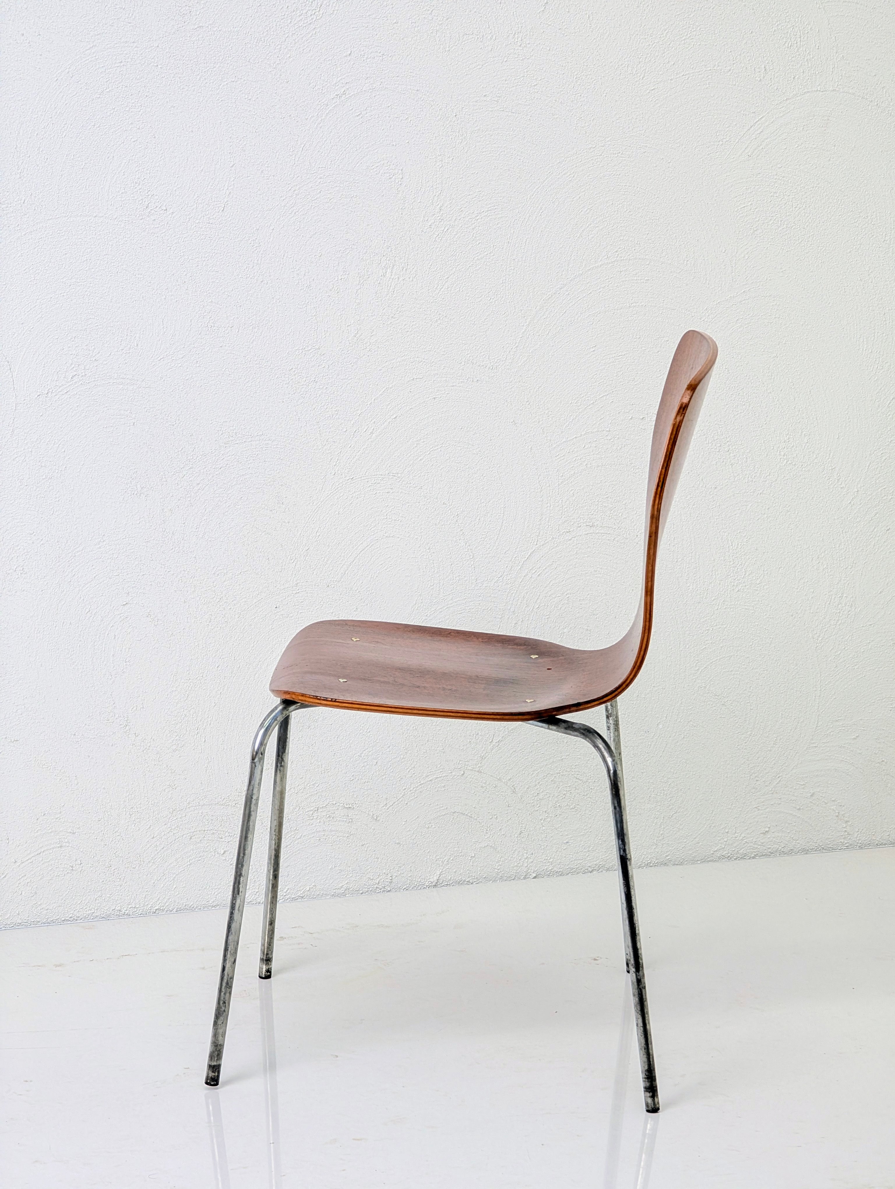 Danish Mid-Century Modern Stackable Shell Chair | c.1960s