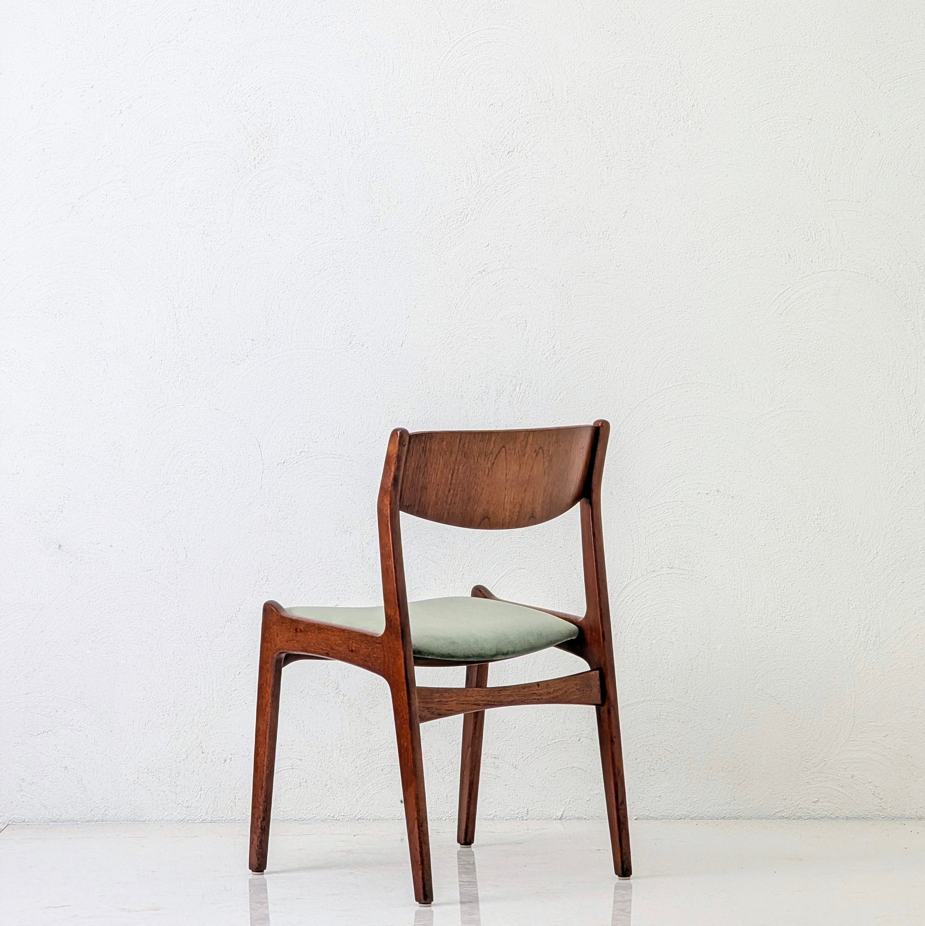 Henry Kjærnulf Model 317 Dining Chairs by Sorø Stolefabrik | c1960s