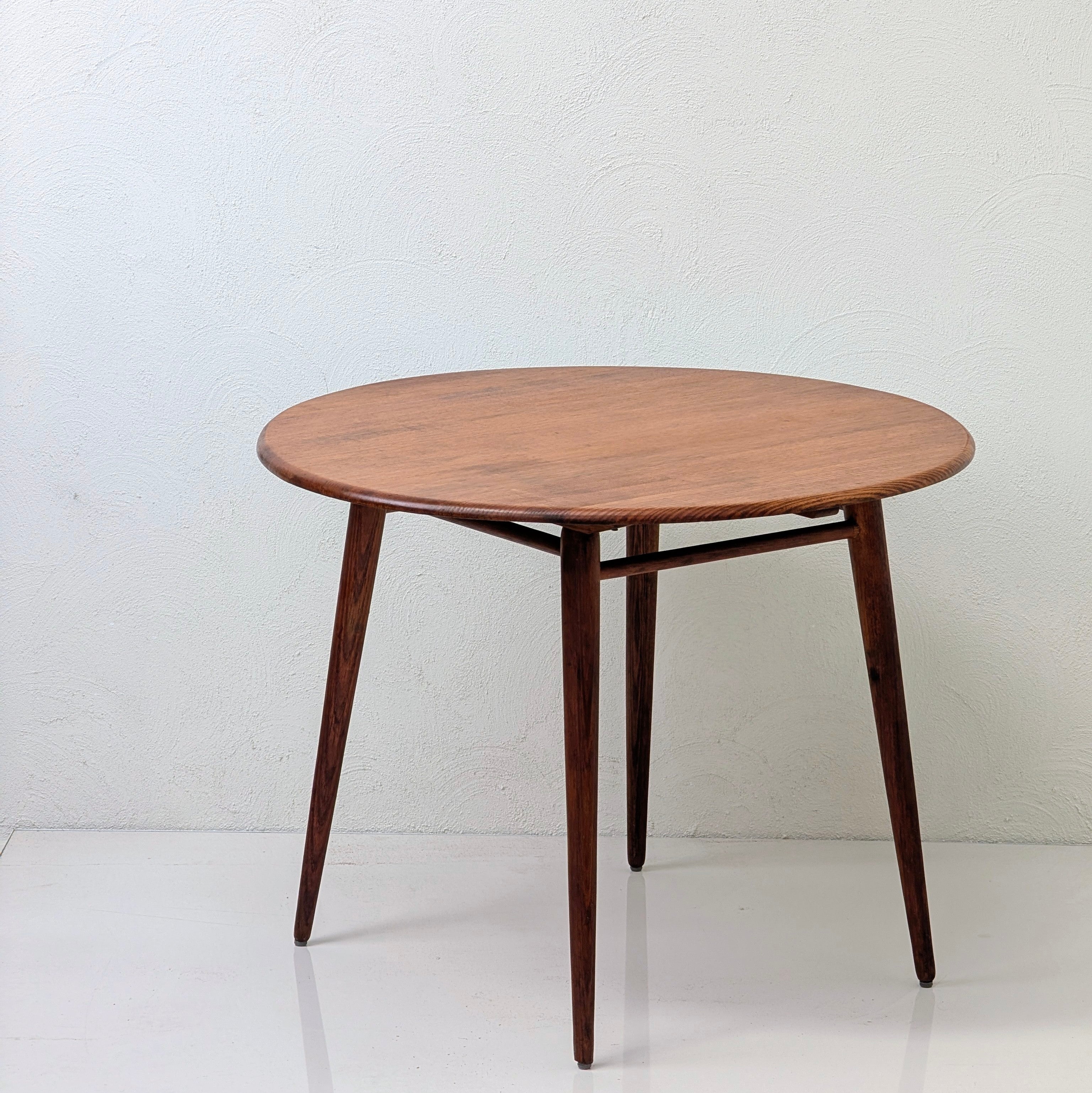Mid-Century Modern Round Dining Table in Solid Oak by Melbourne Chair Company (Melchair) | c.1960s