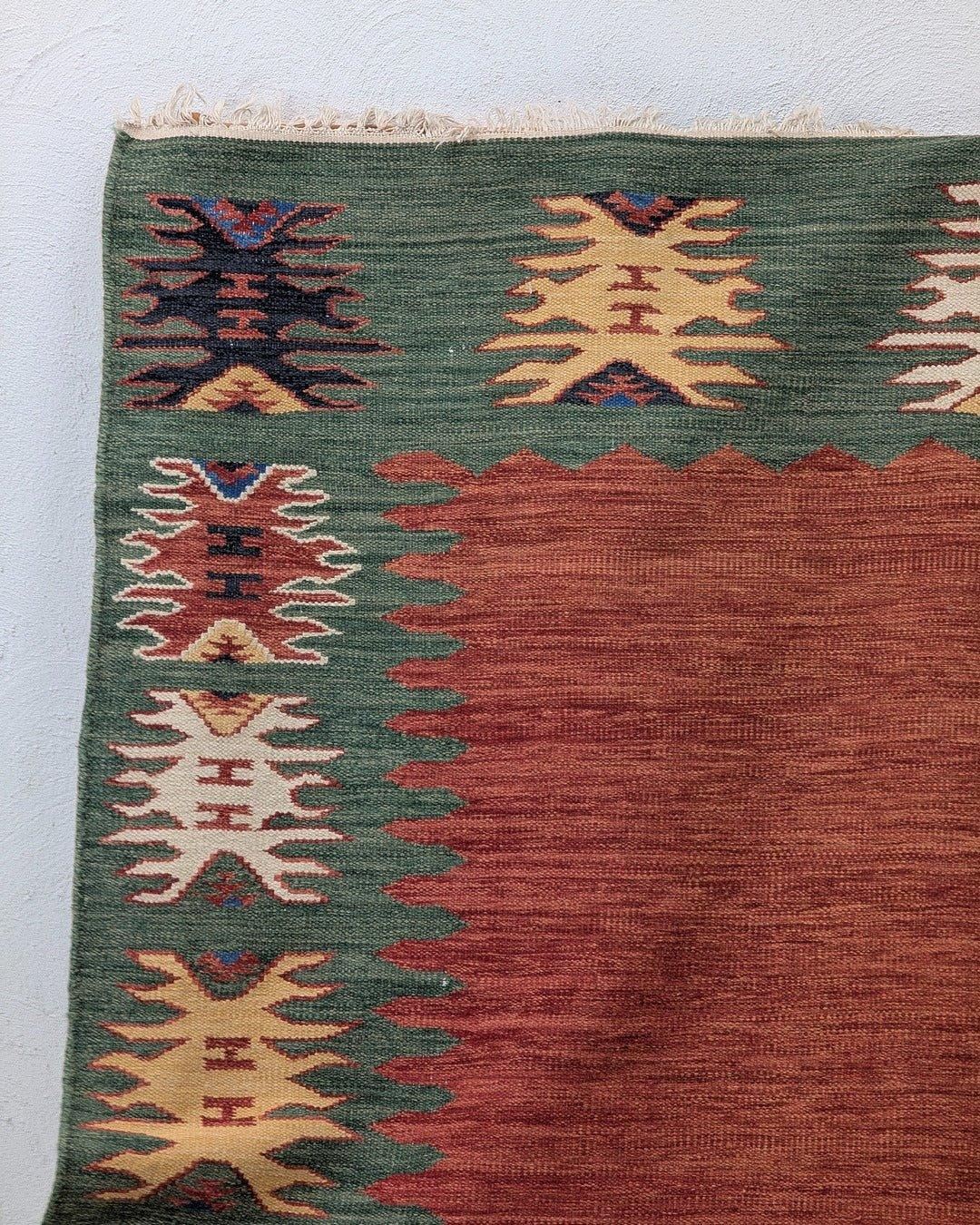 Vintage Anatolian 'Cicim' Kilim with Female 'Elibelinde' Motifs, Hand - Woven Wool. Turkey, c.1960 - Fox & Wedge