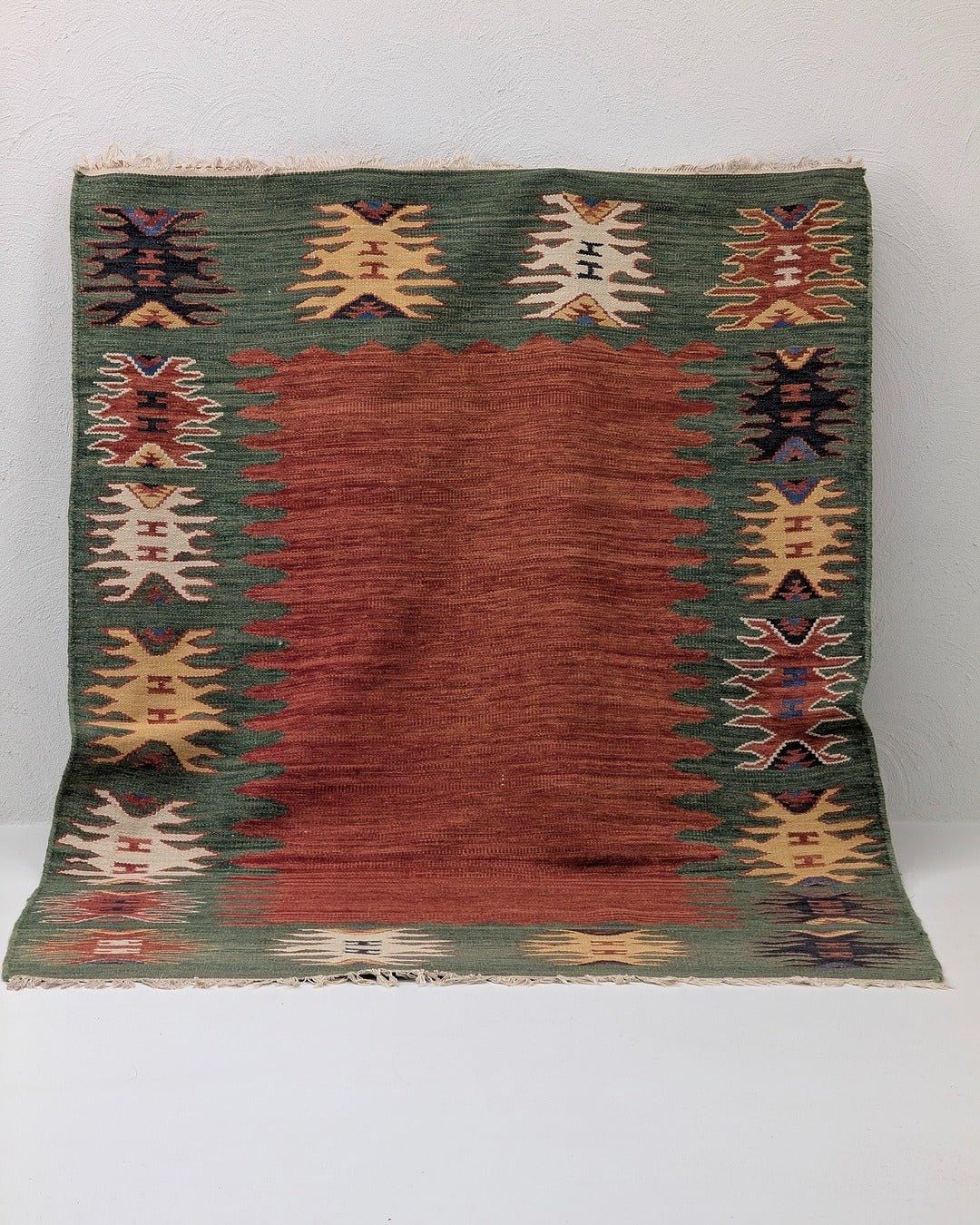 Vintage Anatolian 'Cicim' Kilim with Female 'Elibelinde' Motifs, Hand - Woven Wool. Turkey, c.1960 - Fox & Wedge